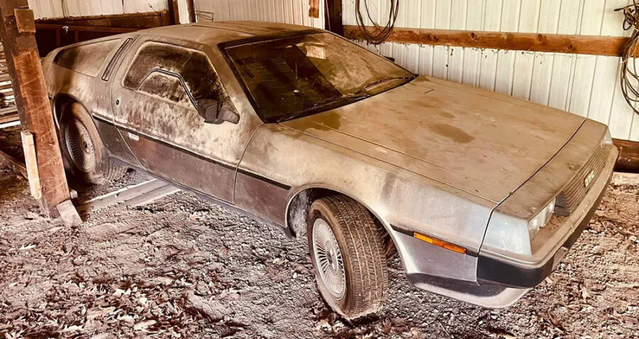 Penemuan Menakjubkan DeLorean 1981 di Gudang di Wisconsin Selatan